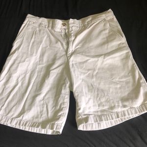 Covington Light Khaki Shorts Size 34